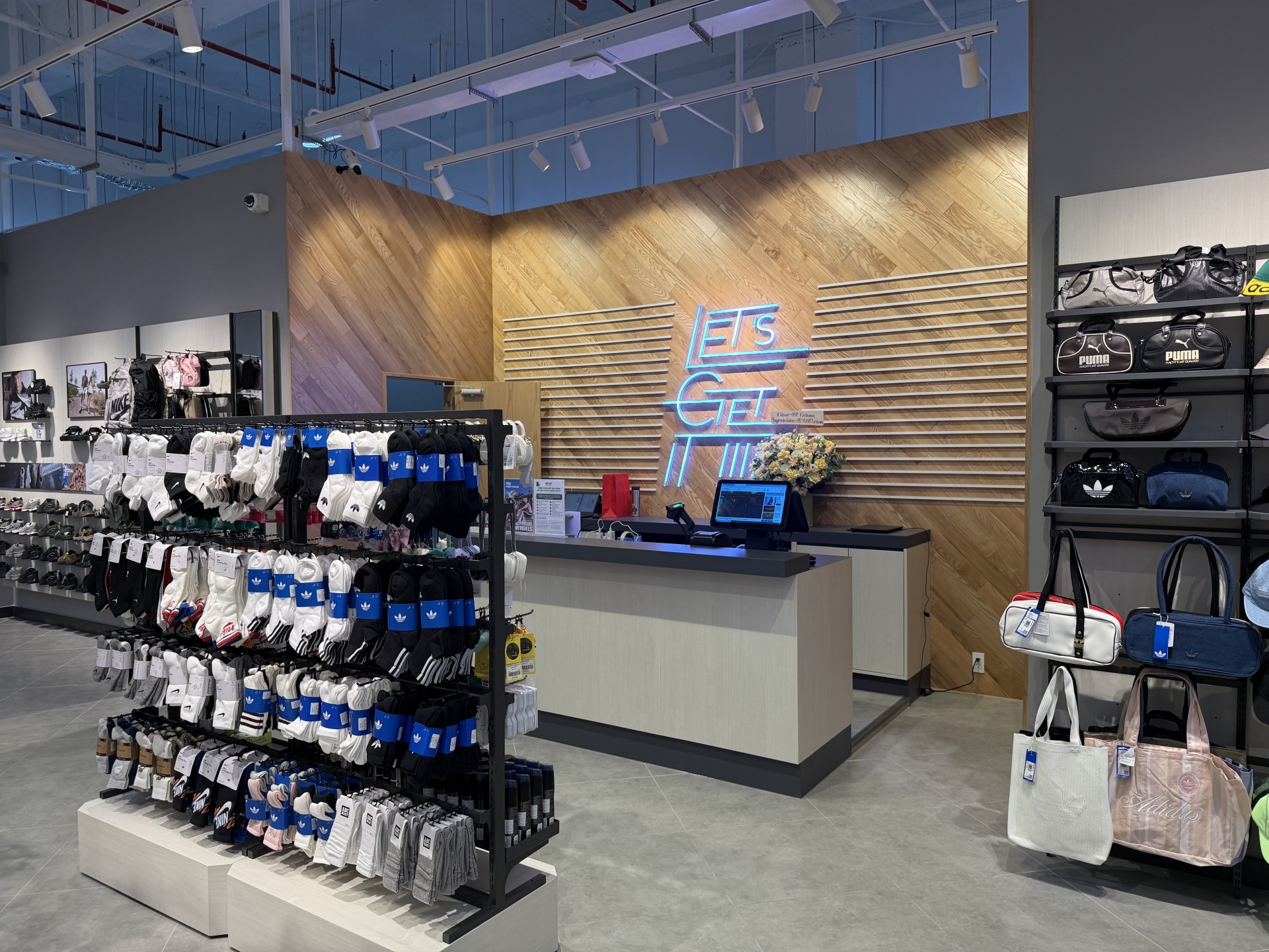 ABC-MART グランドステージストア – イオンタンフー